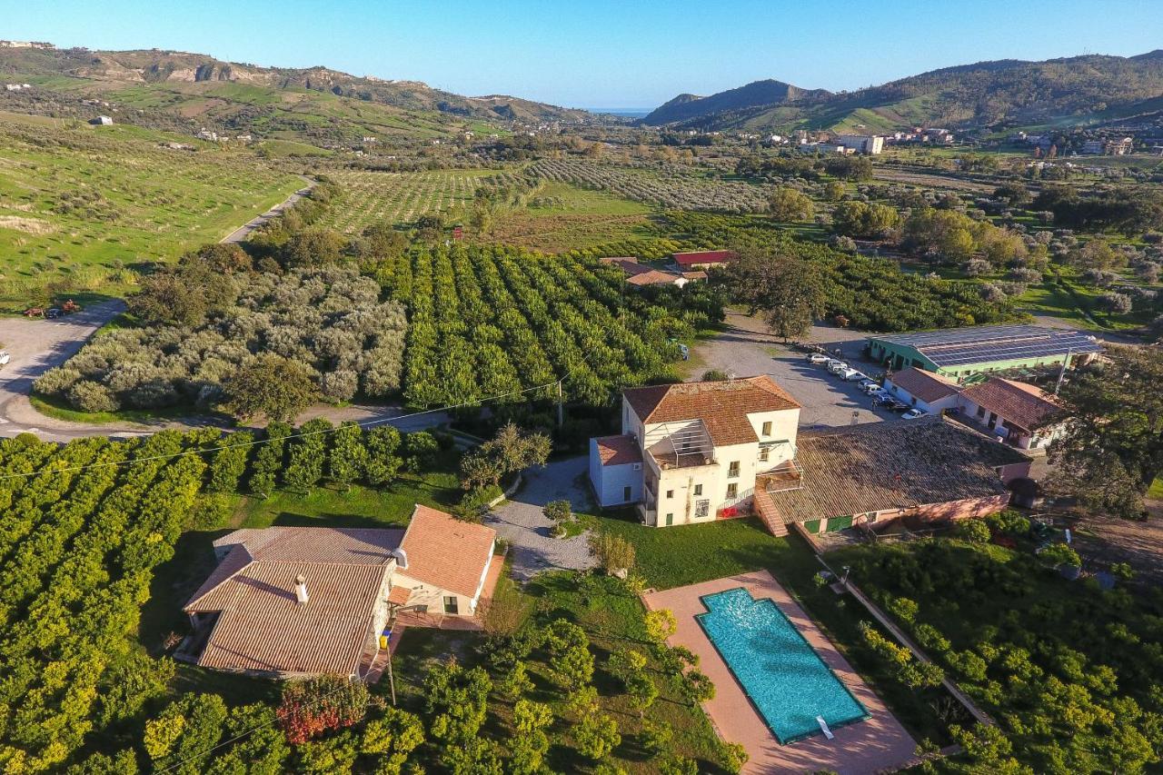 Barone Gr Macri Agriturismo Modi Джераче Экстерьер фото