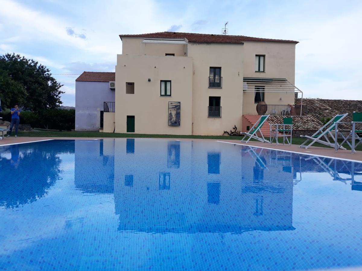 Barone Gr Macri Agriturismo Modi Джераче Экстерьер фото